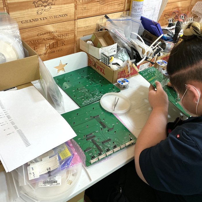 基板のはんだ付け作業